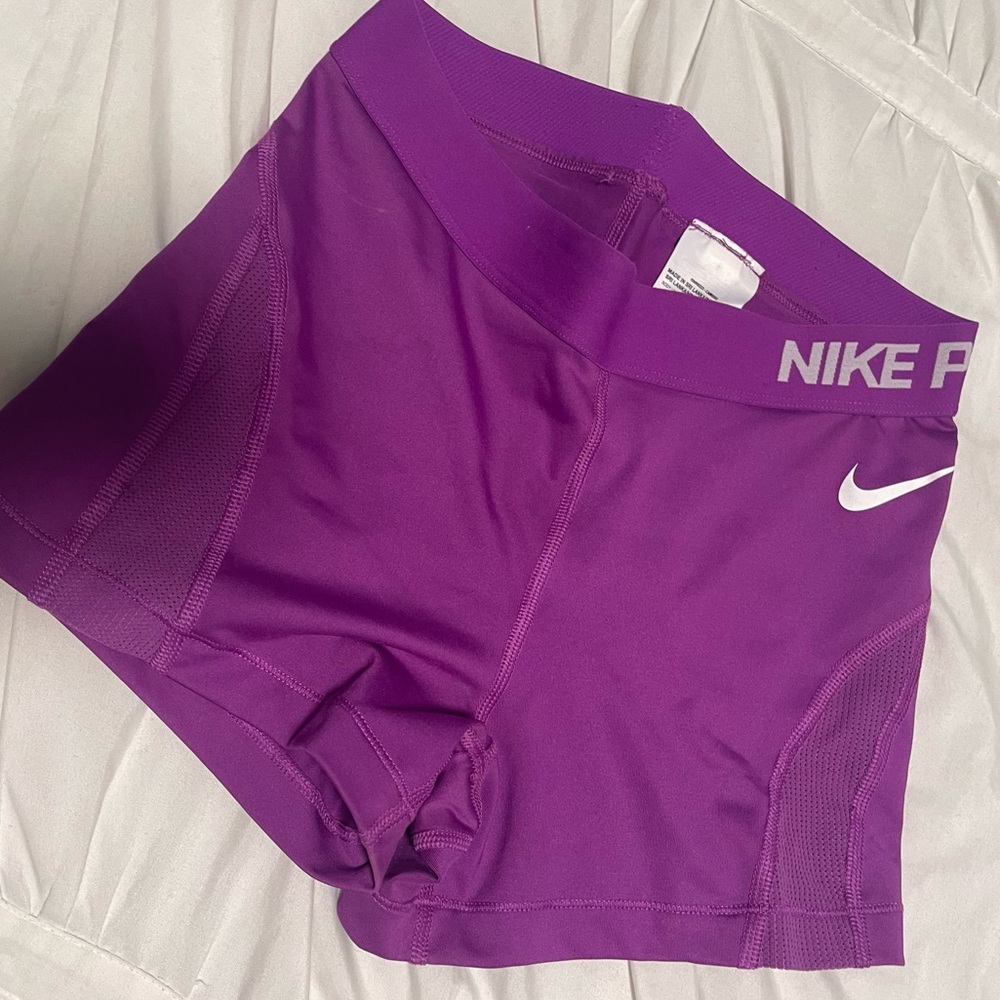 Women’s Nike Pro Dri-Fit shorts